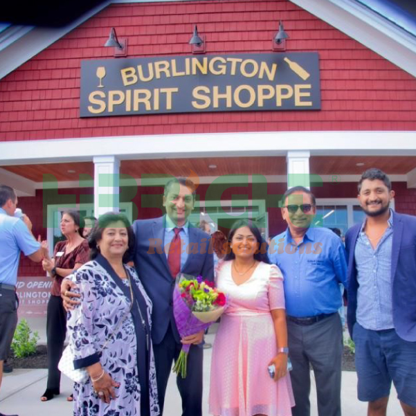 Le nouveau magasin d'alcools de Pranav à Burlington des États-Unis
